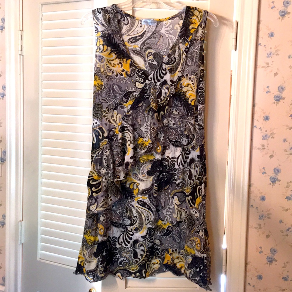 Cute sleeveless poly tunic, black and yellow